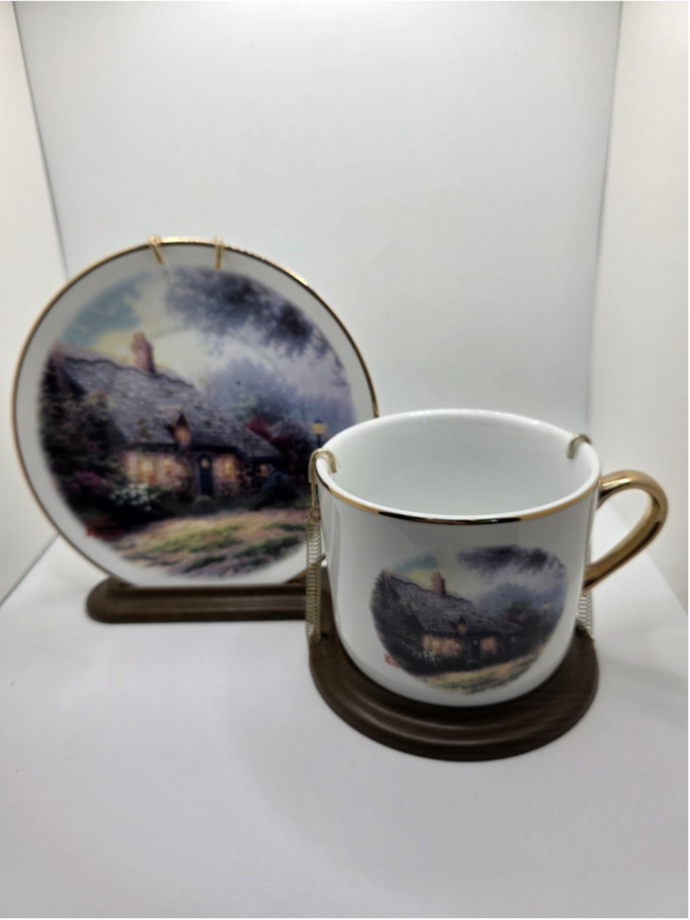 Thomas Kinkade Moonlight Cottage Teacup Saucer Set Teleflora Gift Gold Trim